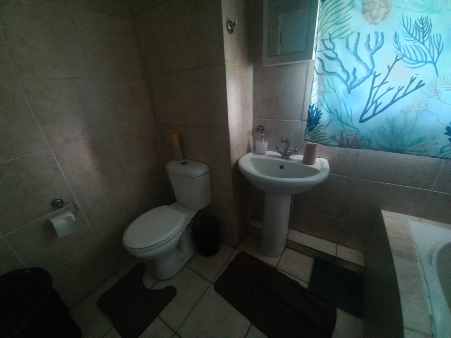 To Let 1 Bedroom Property for Rent in Oudorp North West